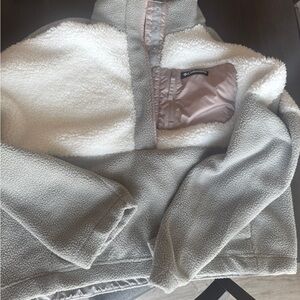 Columbia Women's Two-Tone Sherpa Pullover Jacket (cropped) - Cream & Light Gray